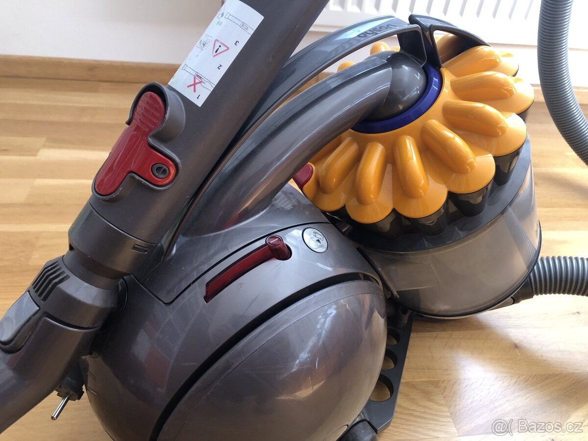 Dyson ball DC33