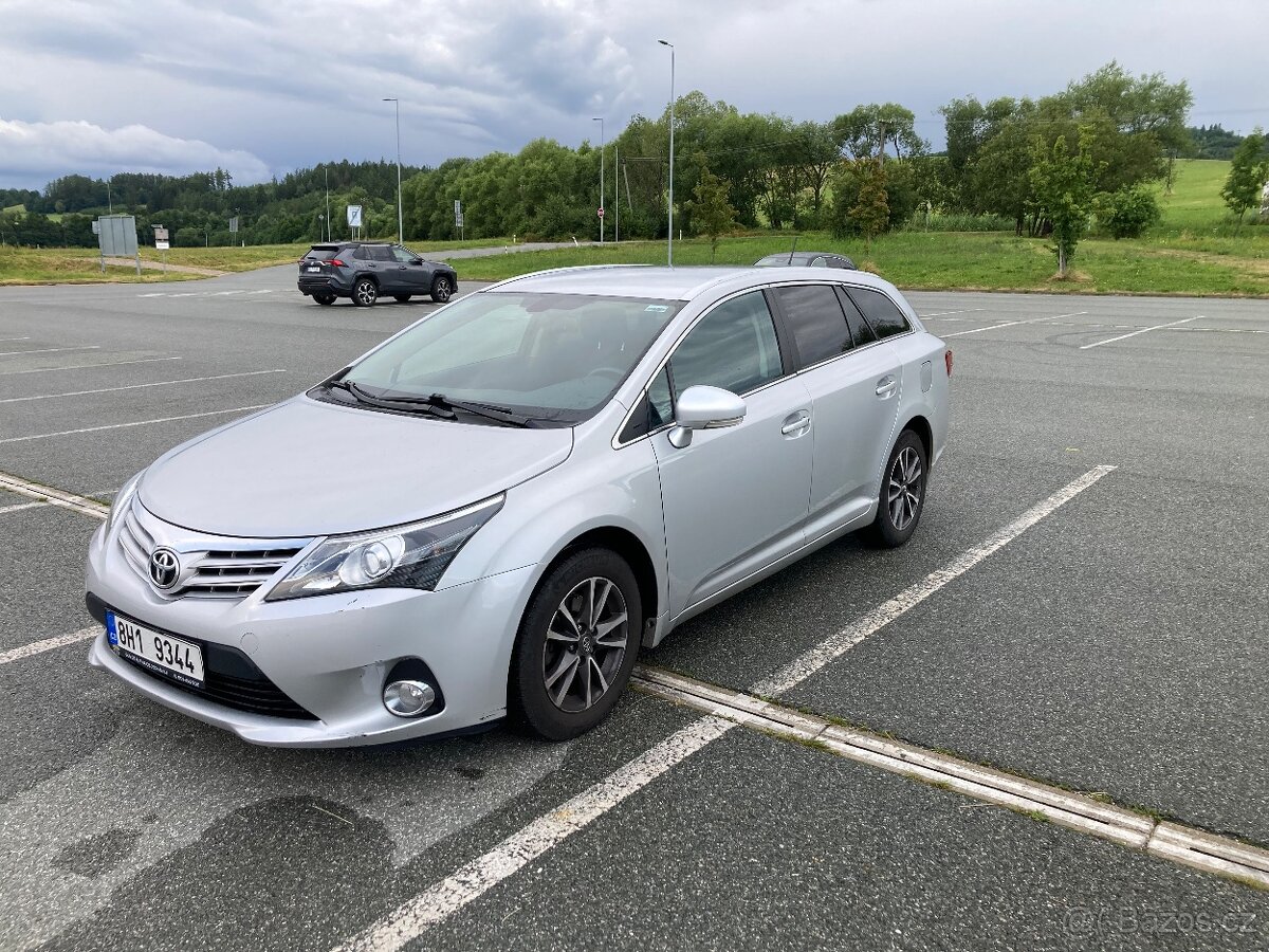 Toyota Avensis 1,8 benzin 2014