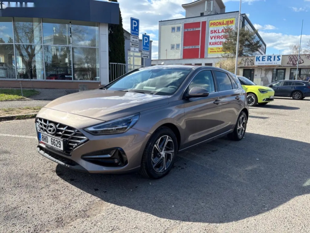 Hyundai i30, 1.0T-gdi 88kw Smart + Navi
