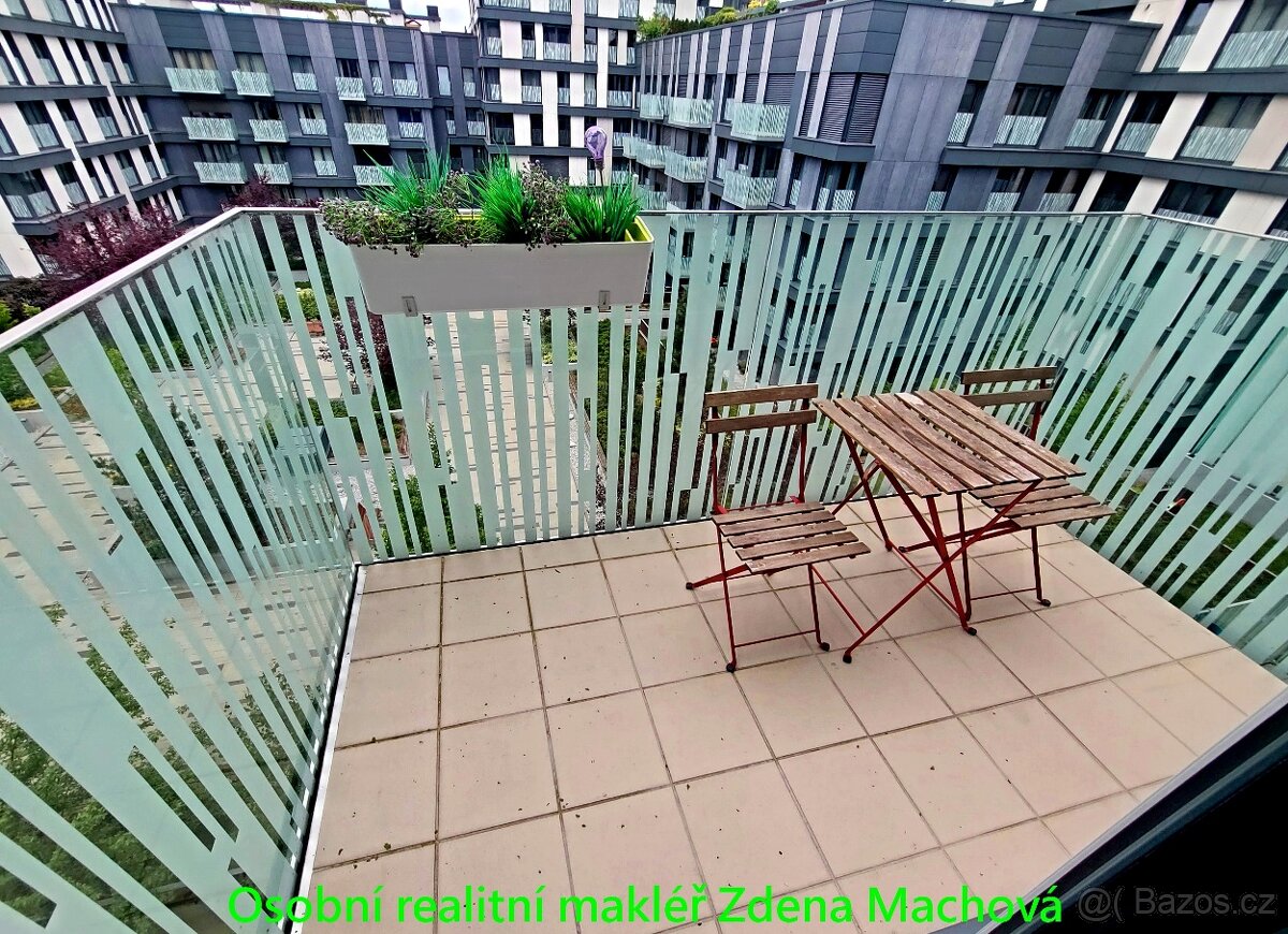 Pronájem bytu s balkonem, Žižkov, novostavba