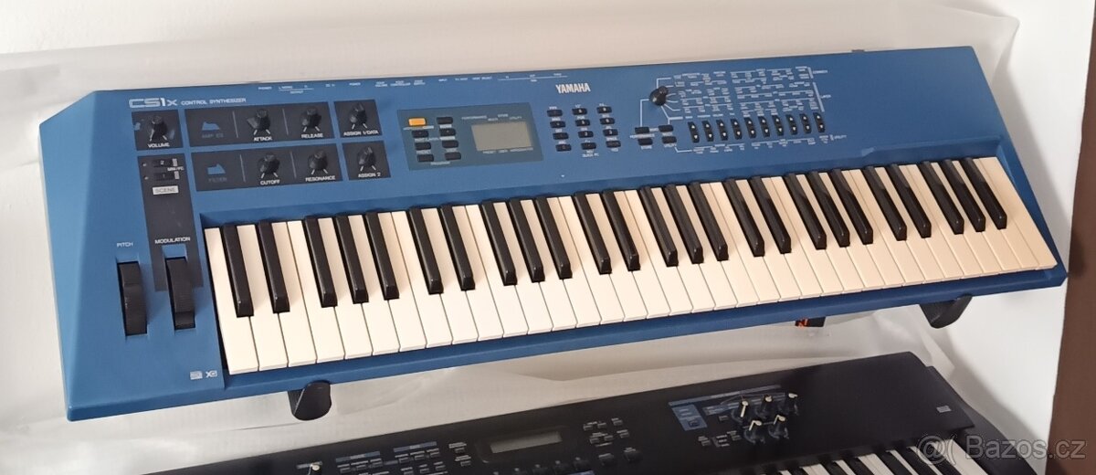 Prodám synth Yamaha CS1X