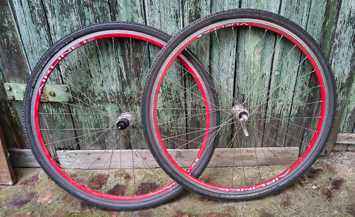 Zapletená kola Vuelta Airline 28" / 622