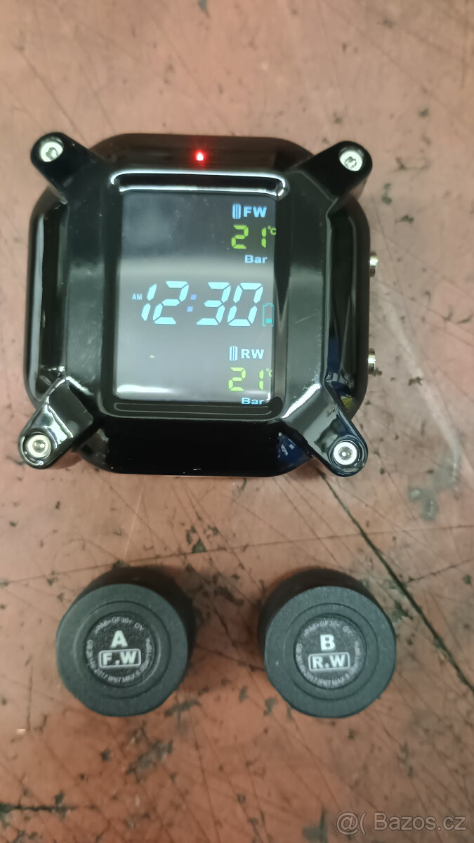 Snímač tlaku pneumatik u motocyklu