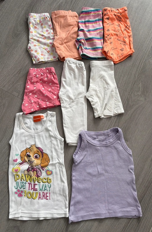 kraťasy, tílka, tričtvrteční kraťasy