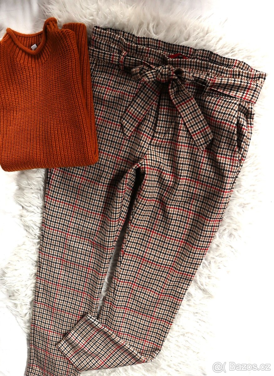 teplé kalhoty v podzimní barvě