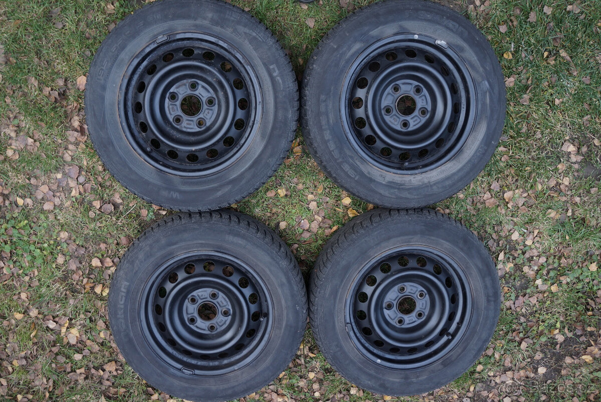 4 Zimní pneumatiky a disky 5x114,3 R15 Toyota Lexus, zimáky.