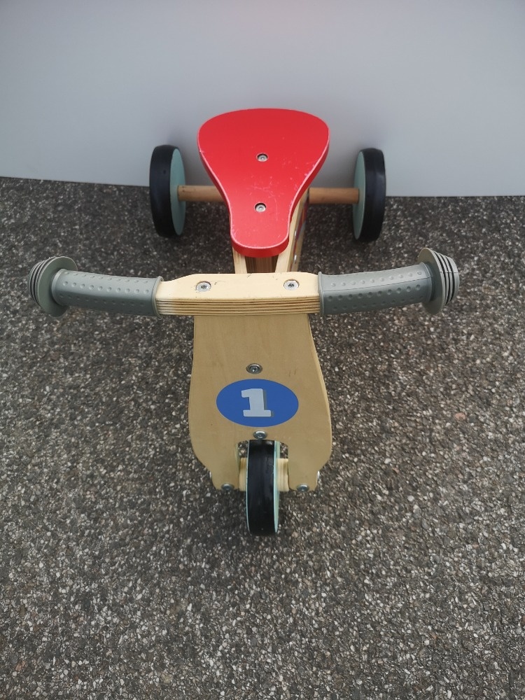 Dřevěné odrážedlo