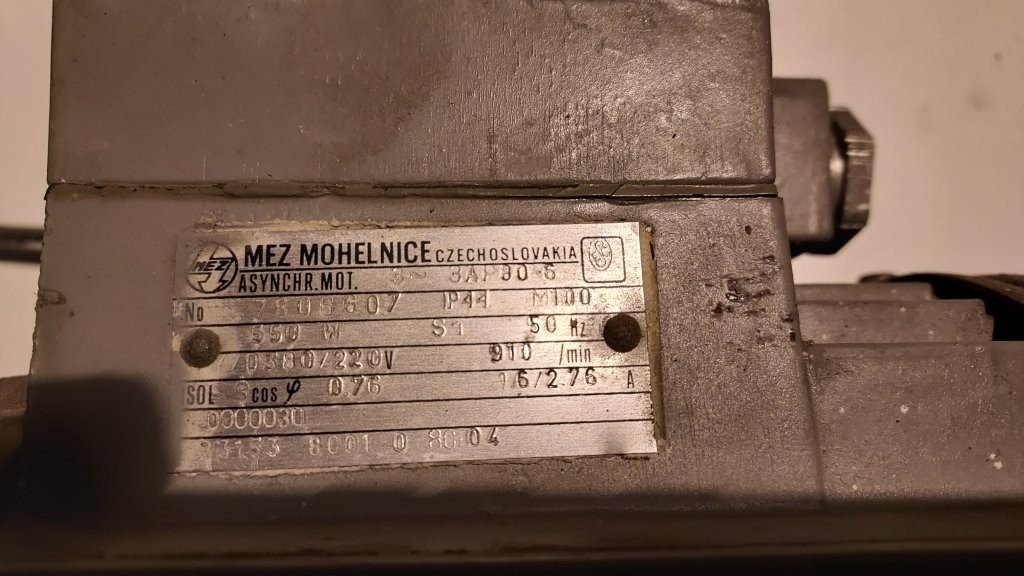 Elektromotor 550W, 910 otáček