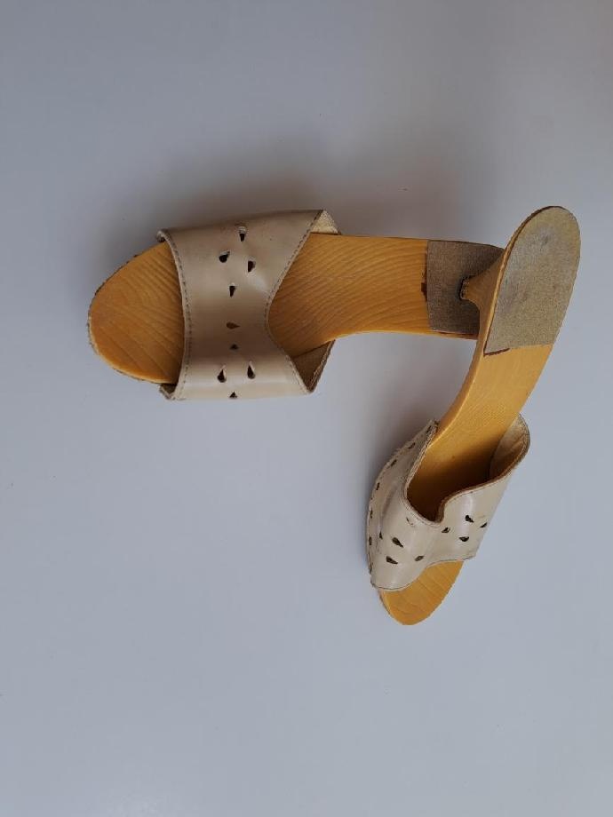 umělé dřeváky, vel. 39