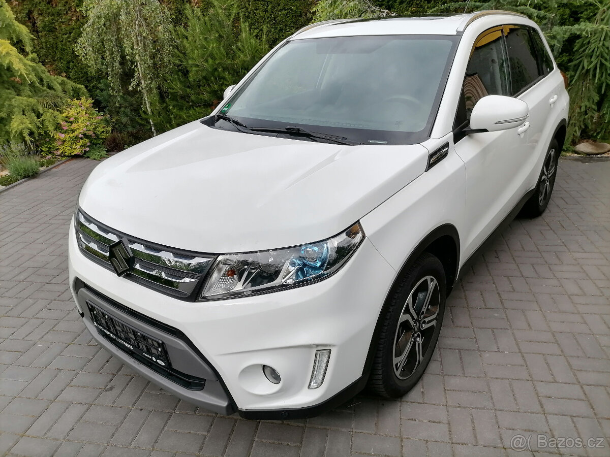 Suzuki Vitara 1.6i88kwALCANTARAkameraNaviPanoramaPravServisy