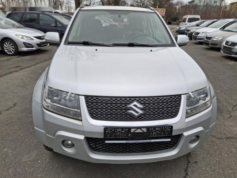 Suzuki Grand Vitara,2.0 benzin 103 kw 4x4
