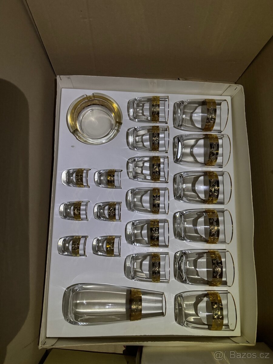 Prodám kazetu/set skleniček
