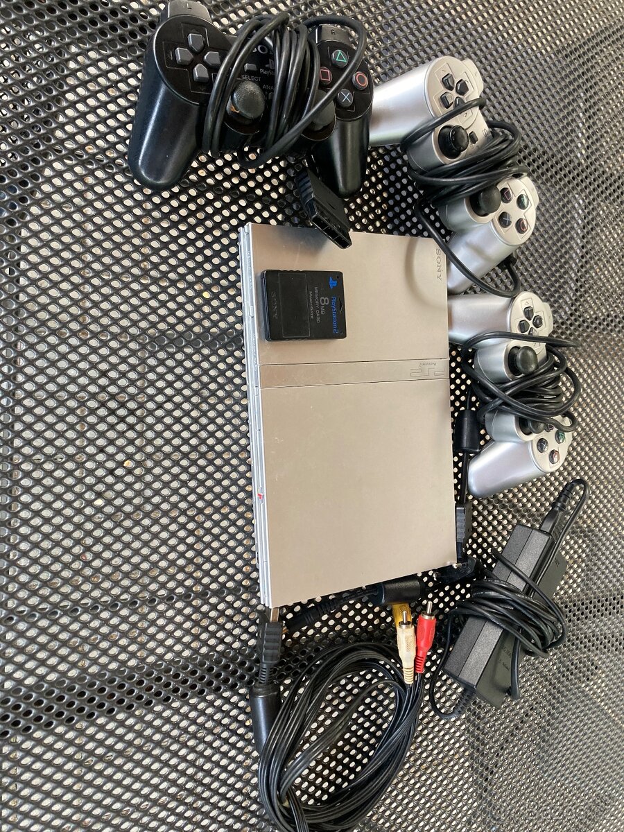 PS2 slim- 3 ovladače