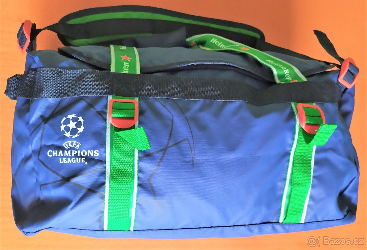 Nabízím velkou tašku/ batoh s znakem UEFA a logem