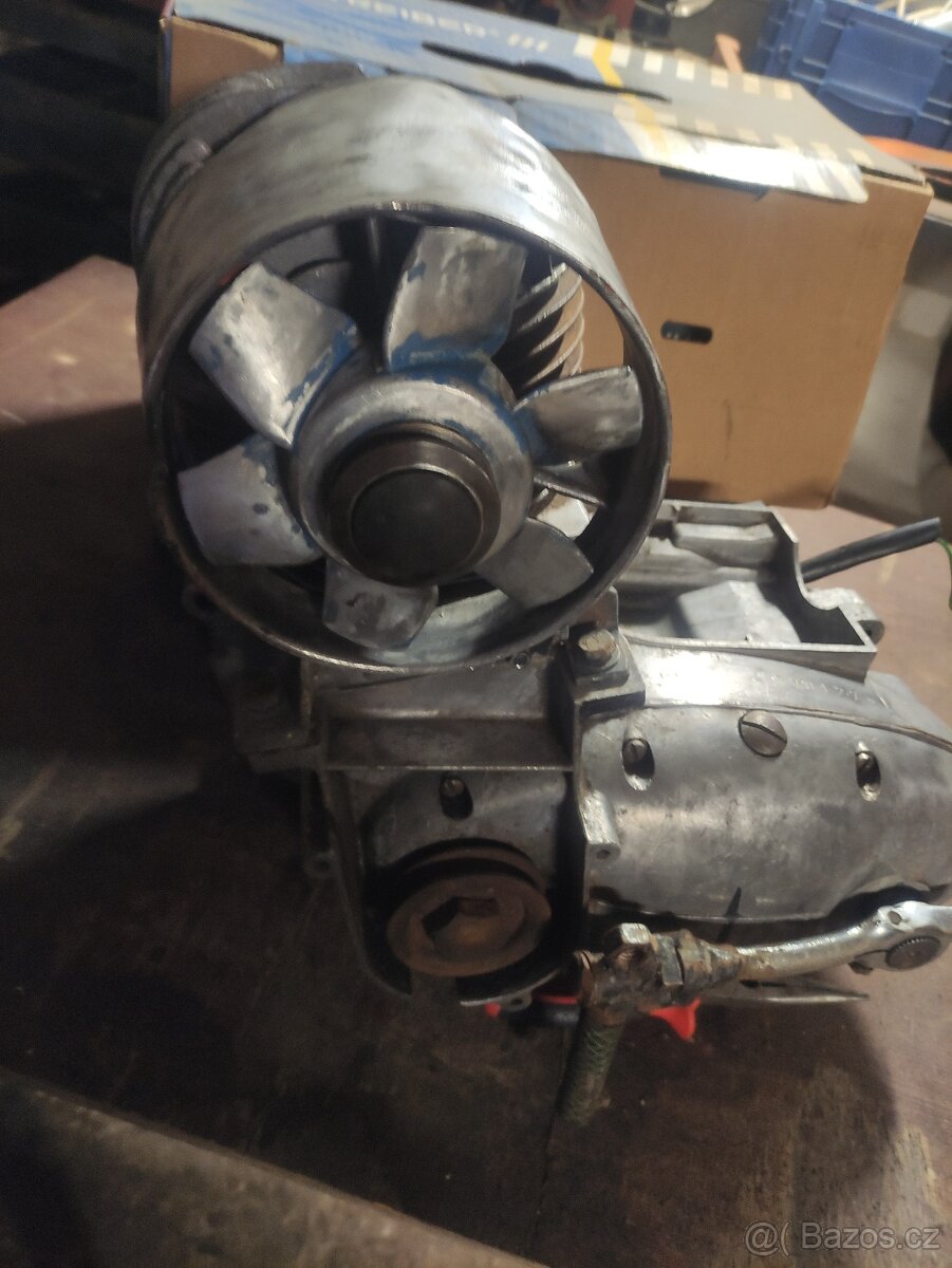 MOTOR JAWA - CZ 175