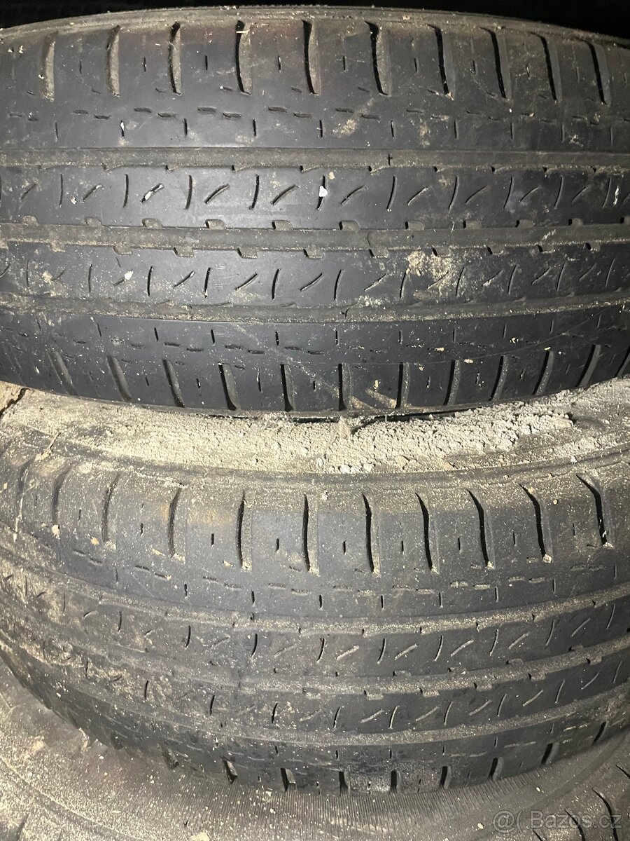 Letni oneu 205/70 r15c