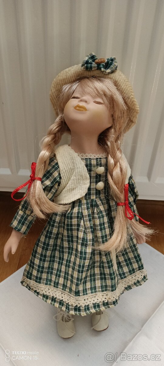 Retro / Vintage krásná panenka s porcelánovou hlavičkou