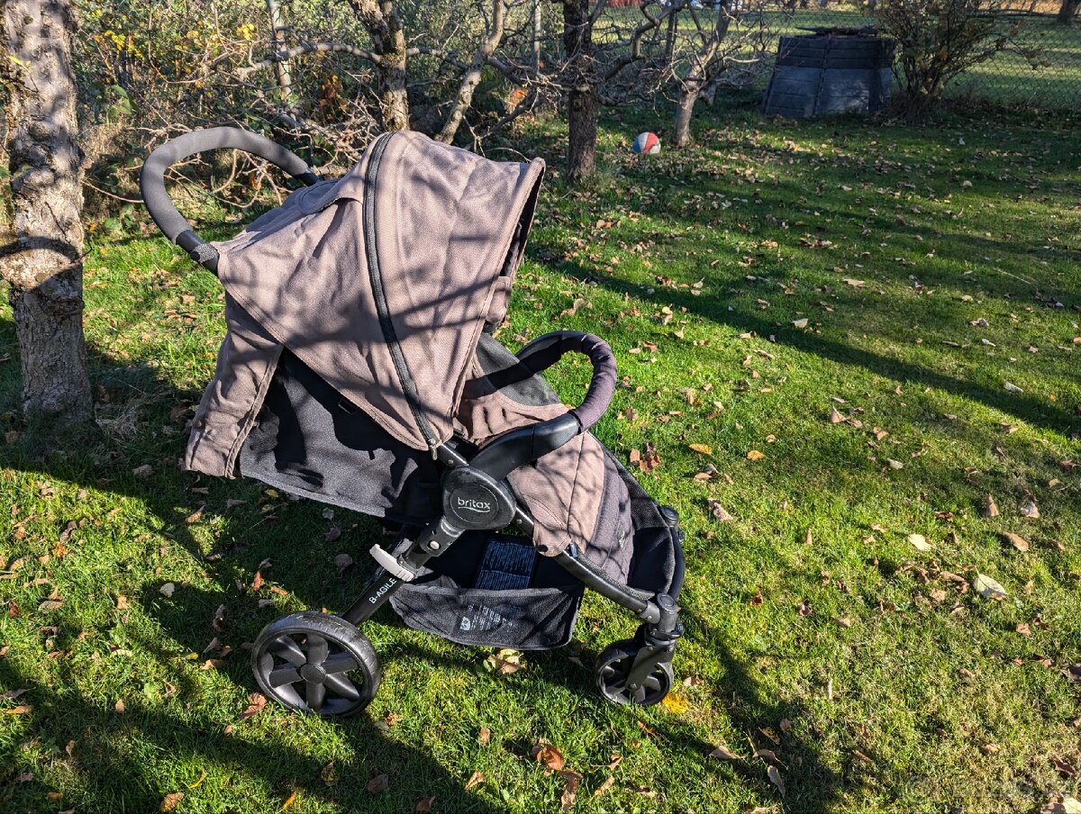 Kočárek Britax