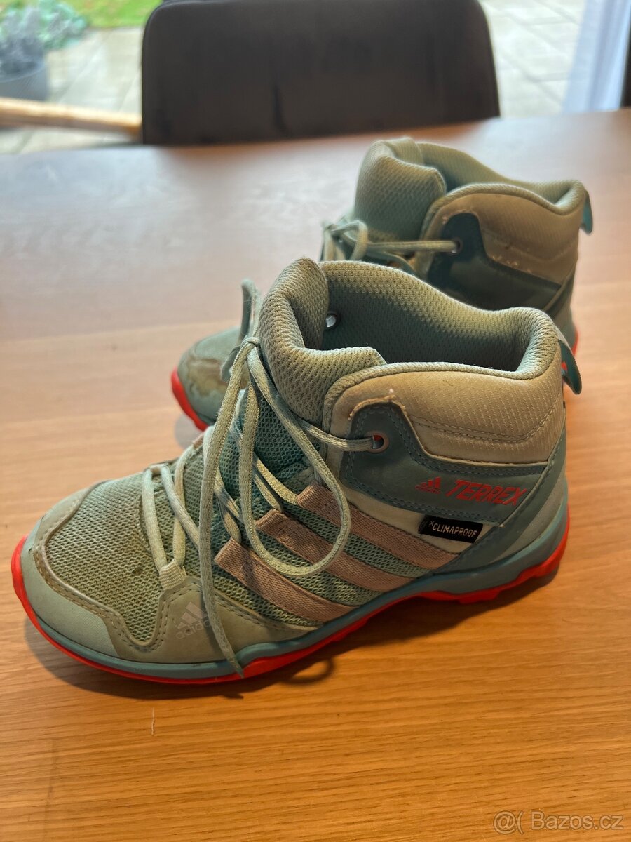 ADIDAS Terrex - trekové turistické boty, vel.31