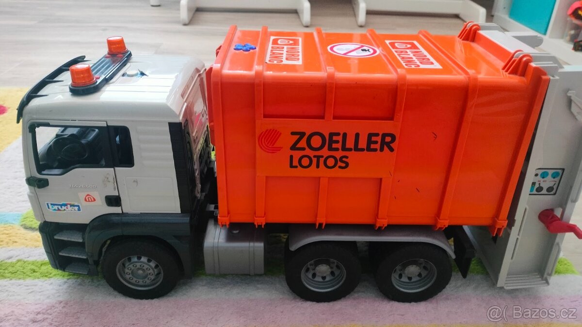 Bruder- Popelářský vůz