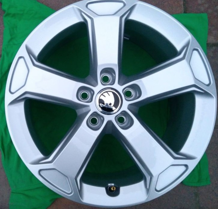 17"-ZÁNOVNÍ ALU DISKY 5x112 ŠKODA KAROQ+SUPERB-III