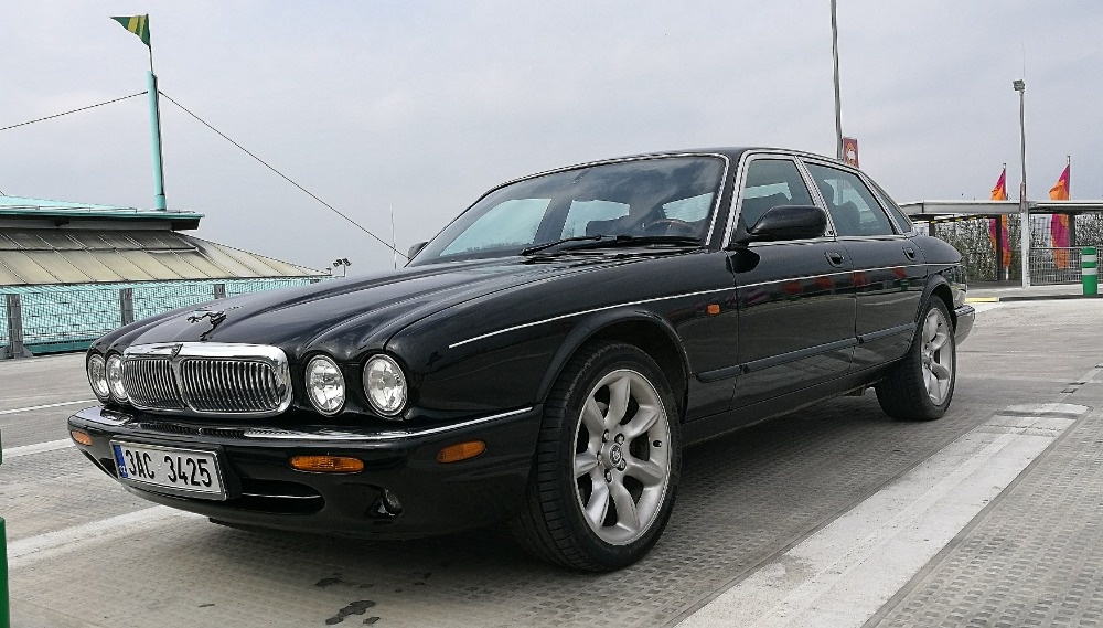 PRODÁM AGUAR XJ, 3.2 V8 EXECUTIVE. r.v. 1999/2000