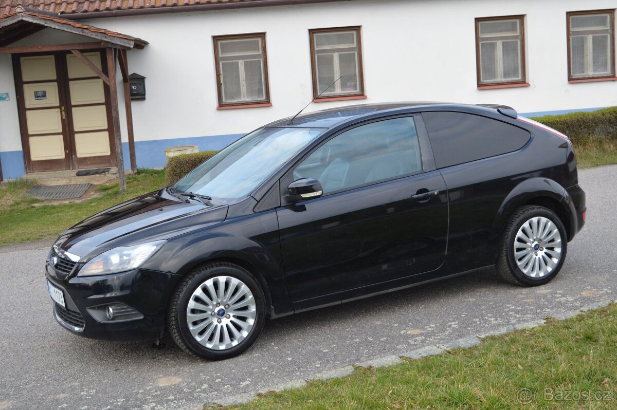Ford Focus 1.6i - 85kw , bez koroze , FUUL servis pouze FORD