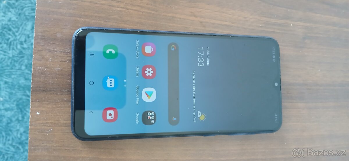 Mobilní telefon
