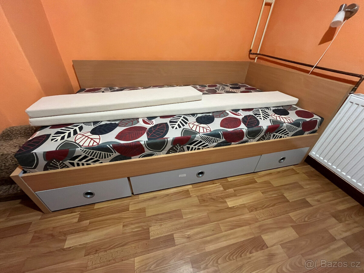 Prodám postel s úložným prostorem