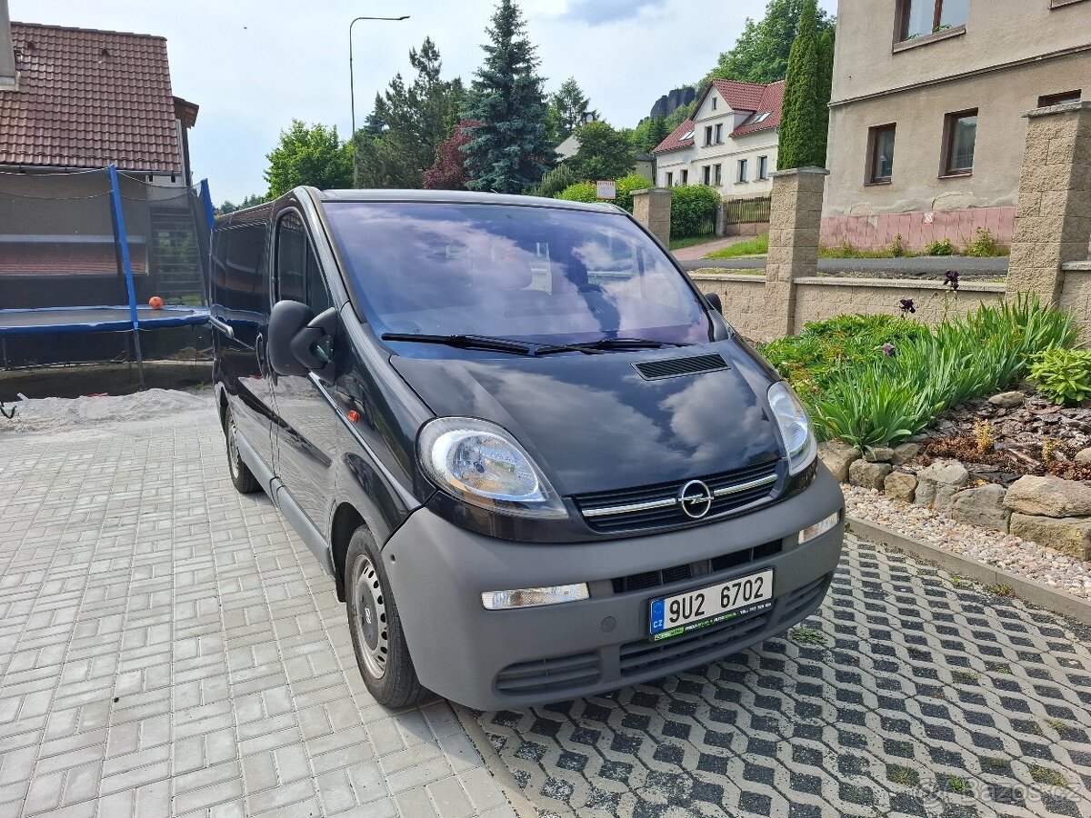 Opel Vivaro 1.9 CDTI 74 kW r.v. 11/2005 9 míst