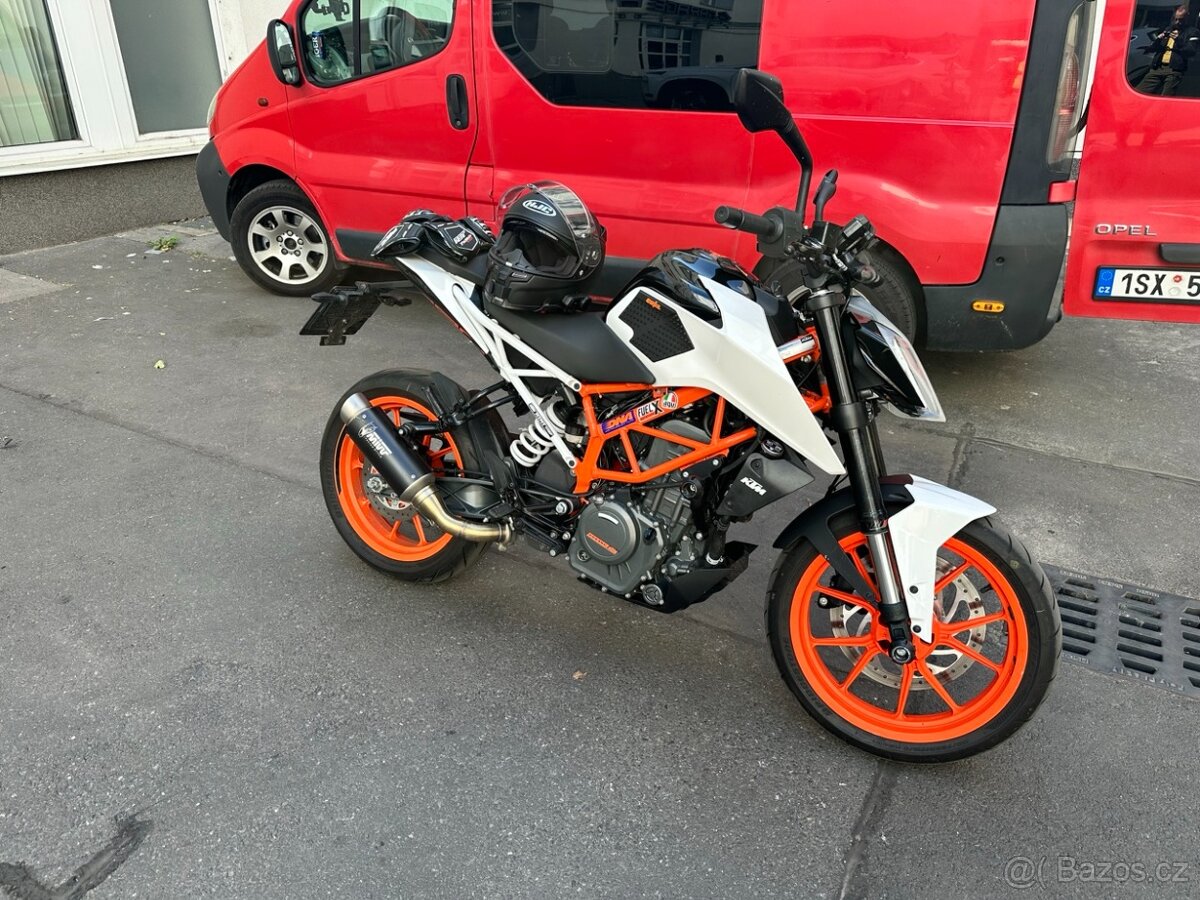 KTM Duke 390 (2018) - poškodená, vhodná na opravu / diely