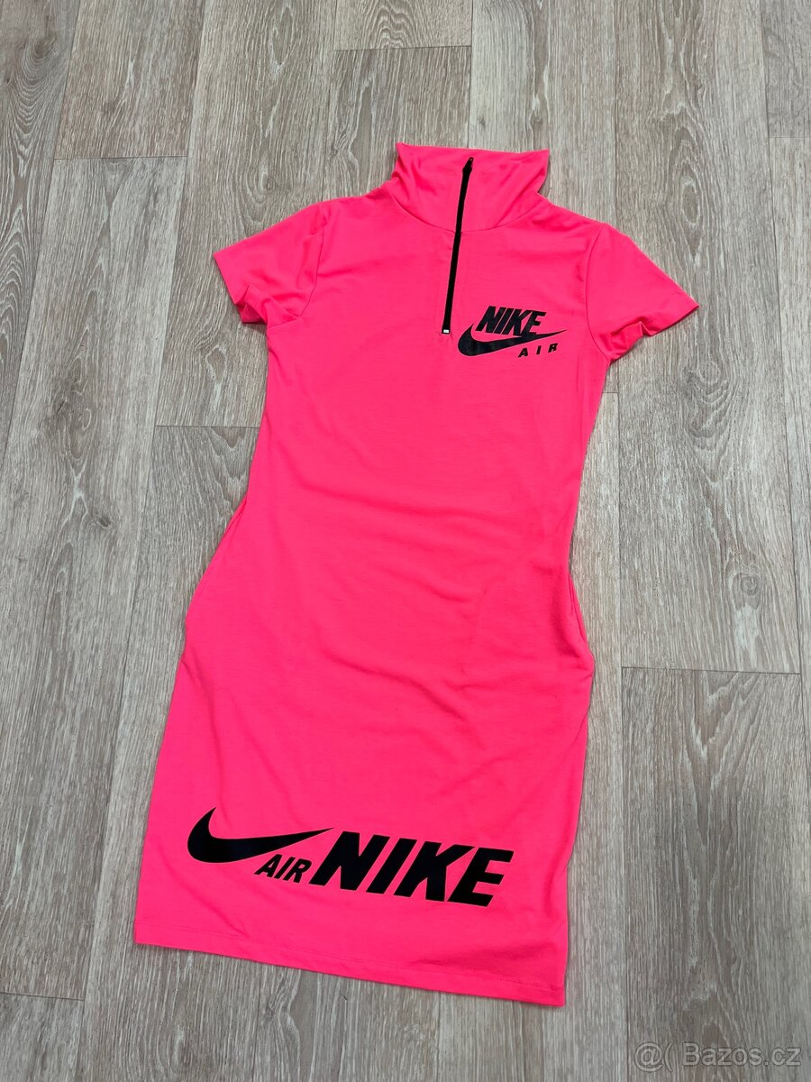 Dámské/dívčí růžové šaty Nike M