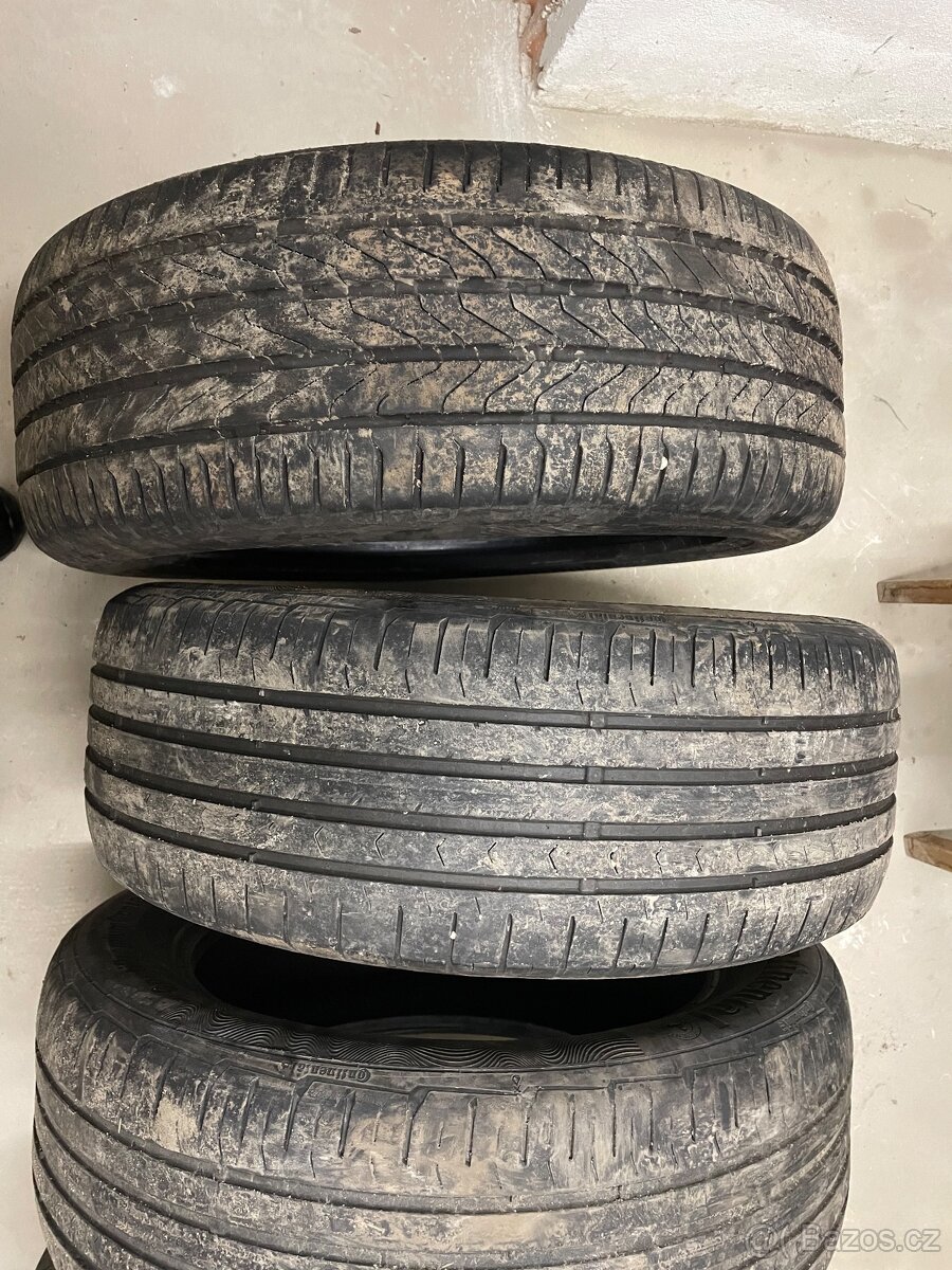 Prodám letní pneu Continental 215/55 r17