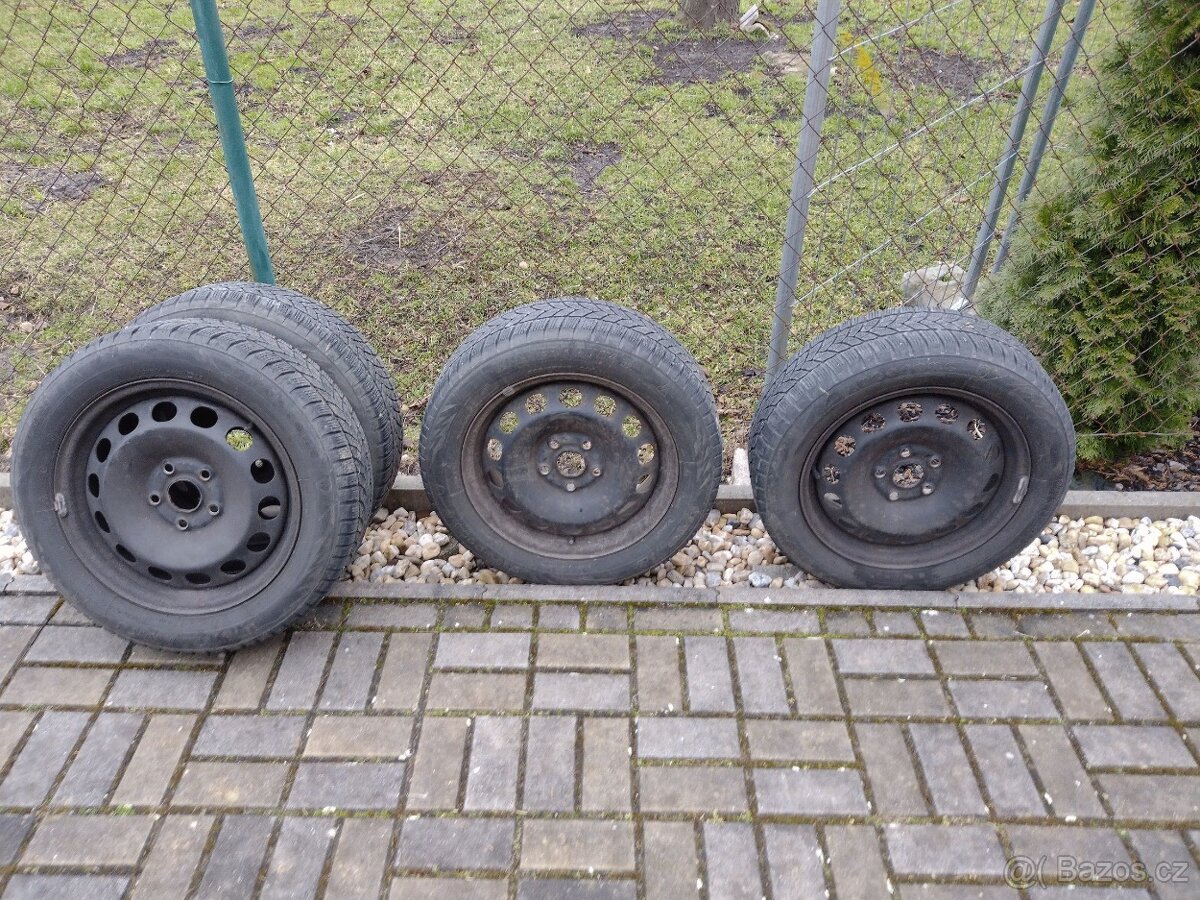 zimní pneu FireStone WinterHawk 3 205/55/R16 ráfky+poklice