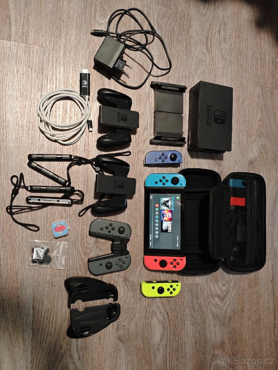 Nintendo Switch V2 se 69 hrami a příslušenstvím