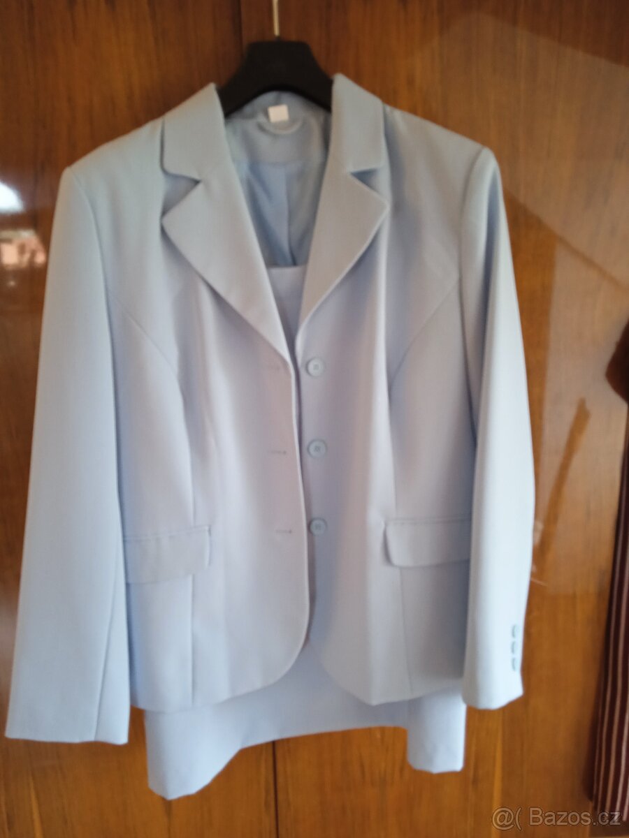 Bleděmodrý kostým sako/sukně, vel. 46