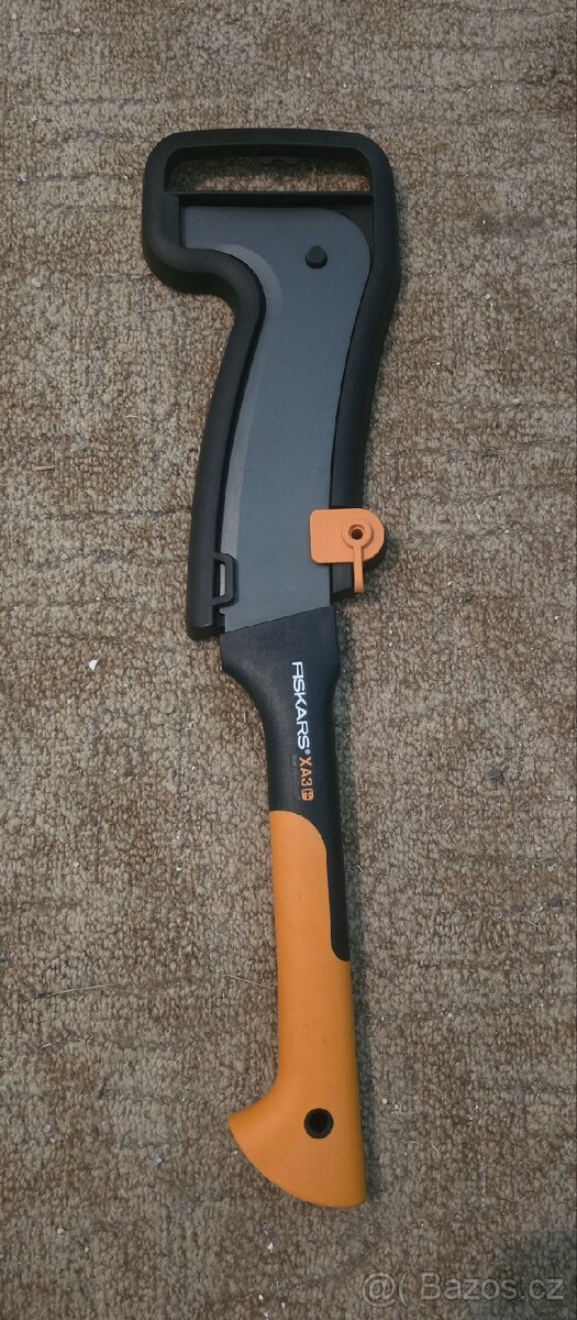 Mačeta Fiskars WoodXpert XA3