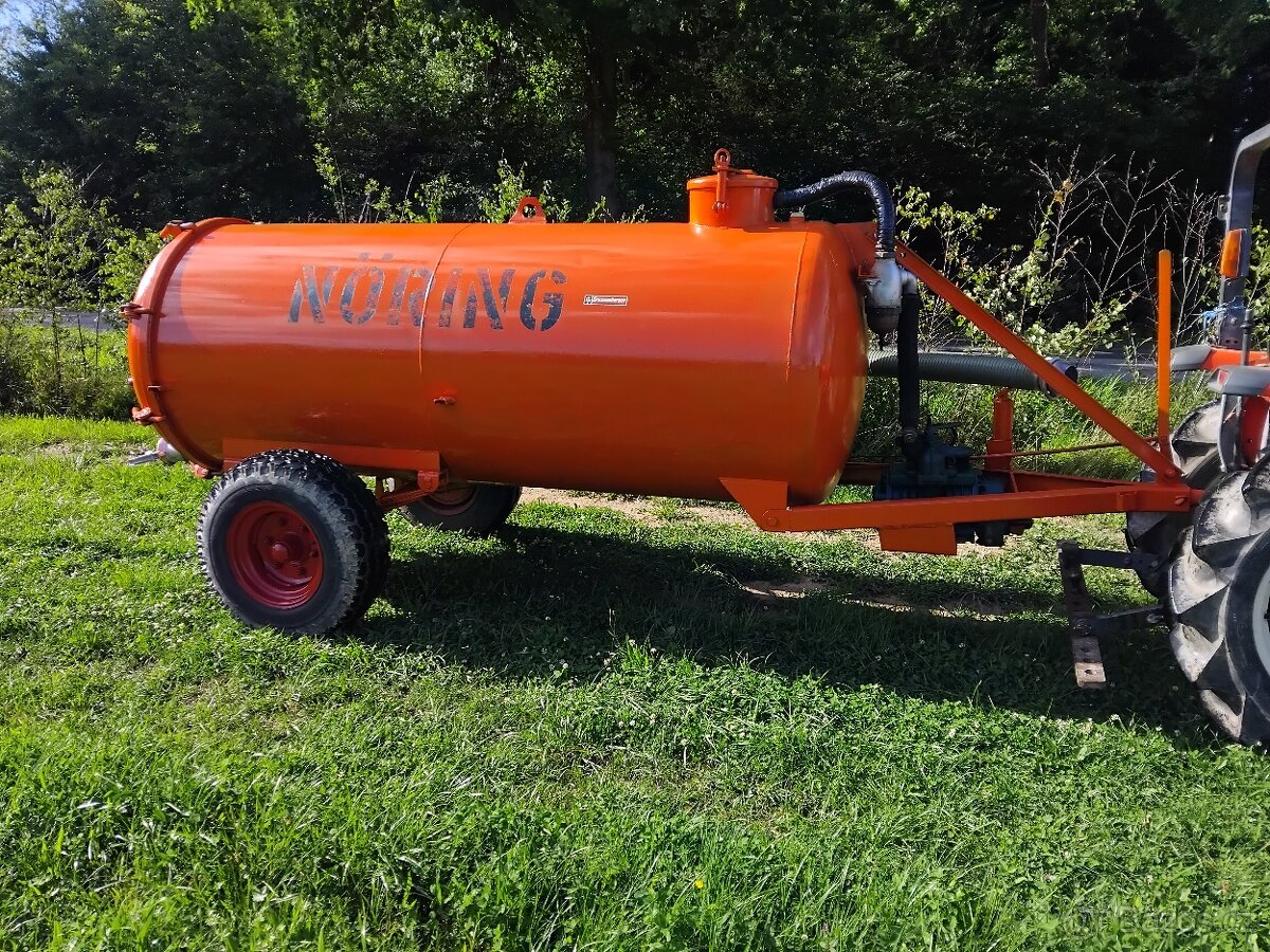 prodám Fekál 2500l NORING