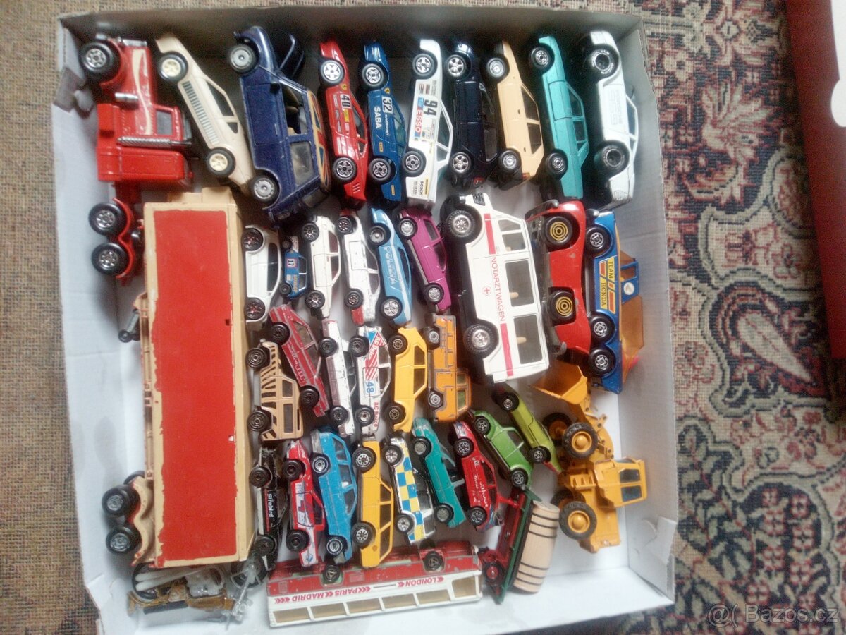 Angličáky autíčka matchbox mebetoys vrakoviště