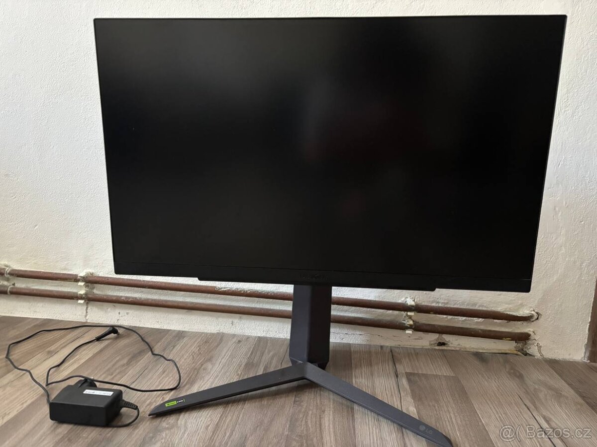 Herní monitor LG 27GR75Q-B – 27”, 165 Hz, záruka do 03/26