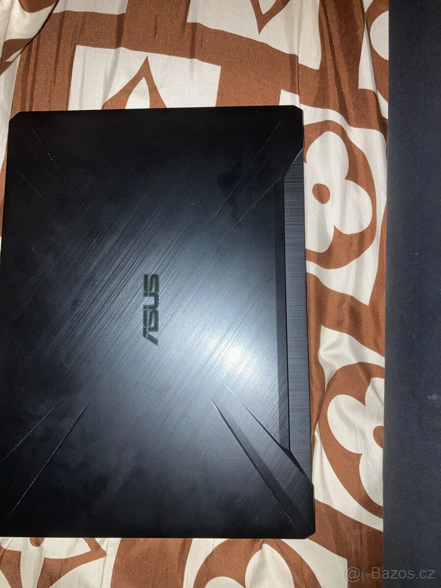 ASUS TUF GAMING Herní Laptop