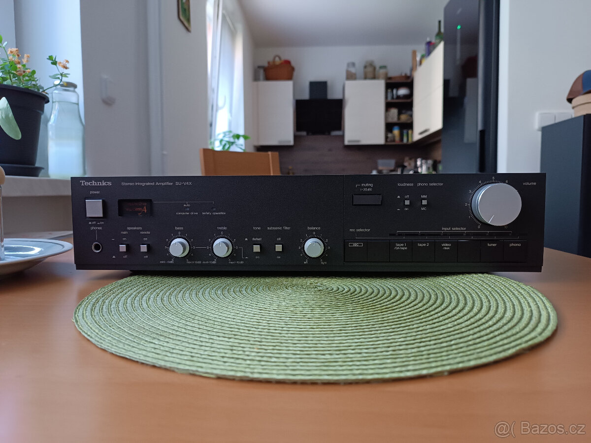 zesilovač Technics SU-V4X