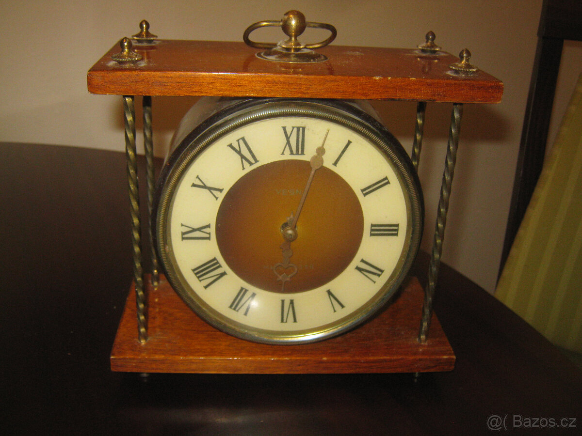 Prodám staré krbové hodiny VESNA -MADE IN SSSR