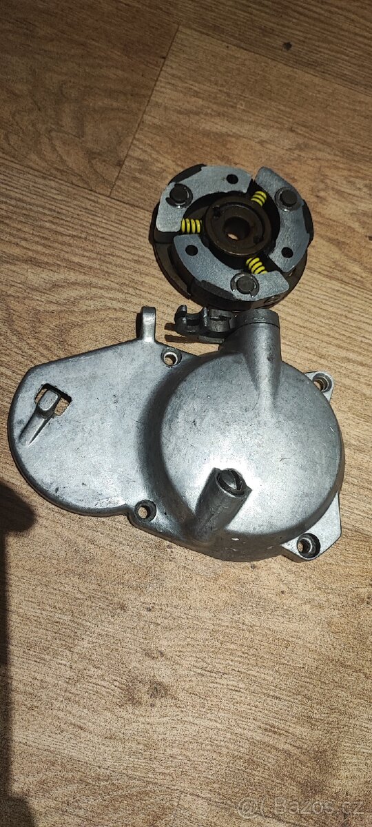 Manet Korado spojka a víko