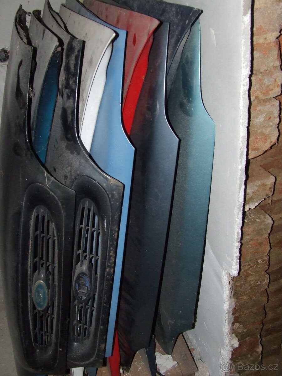 Prodám Plechařinu / Karosářské díly na starší Fordy