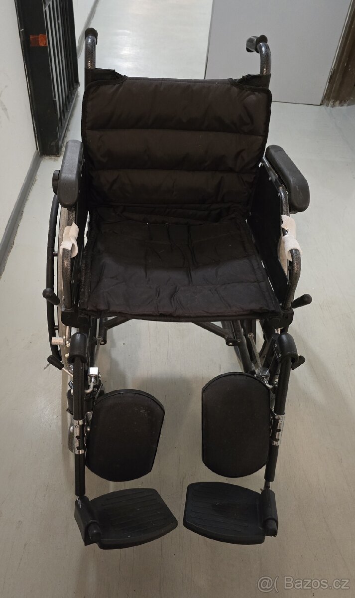 Nabízím invalidní vozíky za symbolickou cenu á 299,-