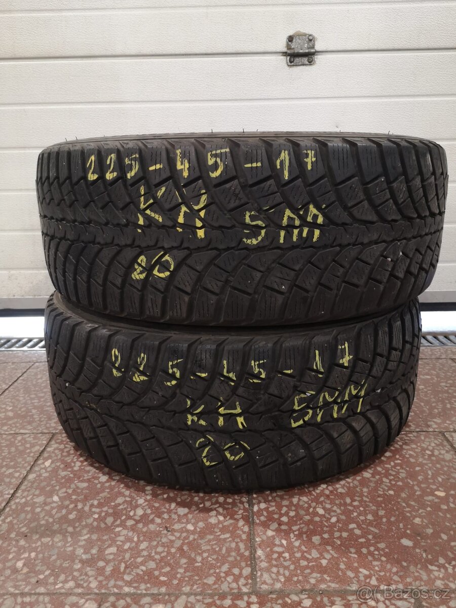 Zimní KUMHO 225/45 R17 2020 2x5mm