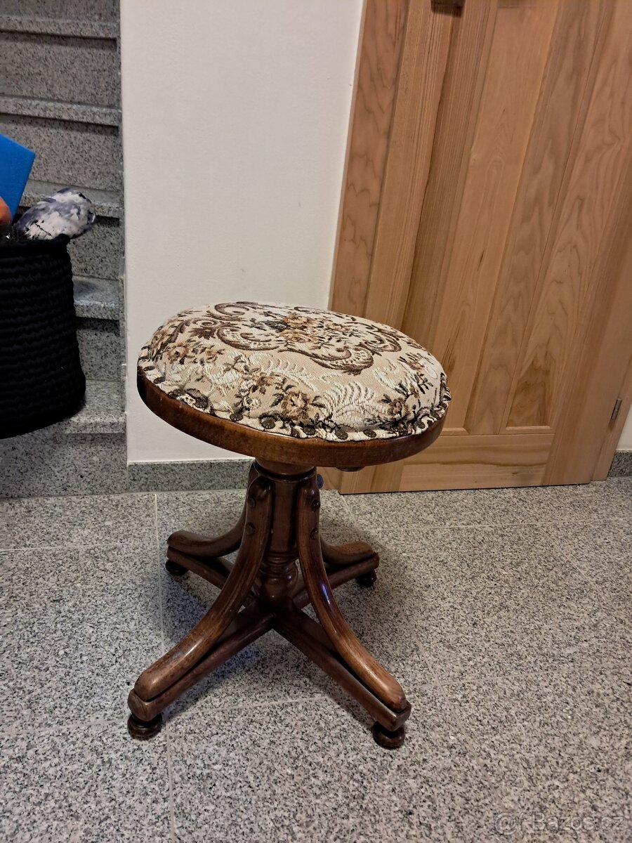 Židle otočná ke klavíru