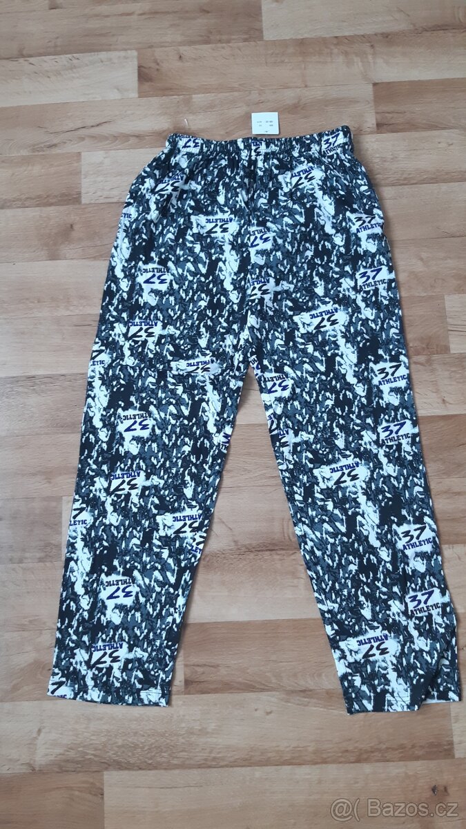 Nové panske tepláky xl