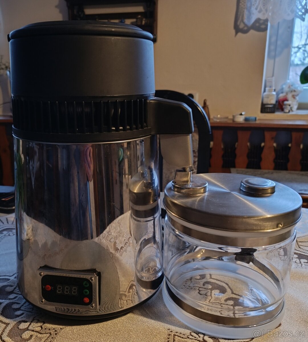 Destilátor vody (water distiller). Nový stav.